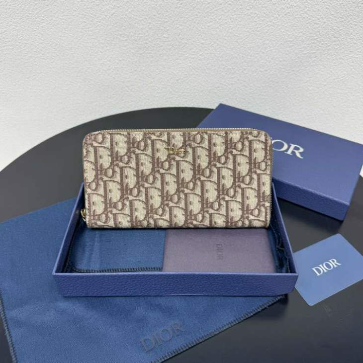 Picture of Dior Wallets _SKUfw241656574fw